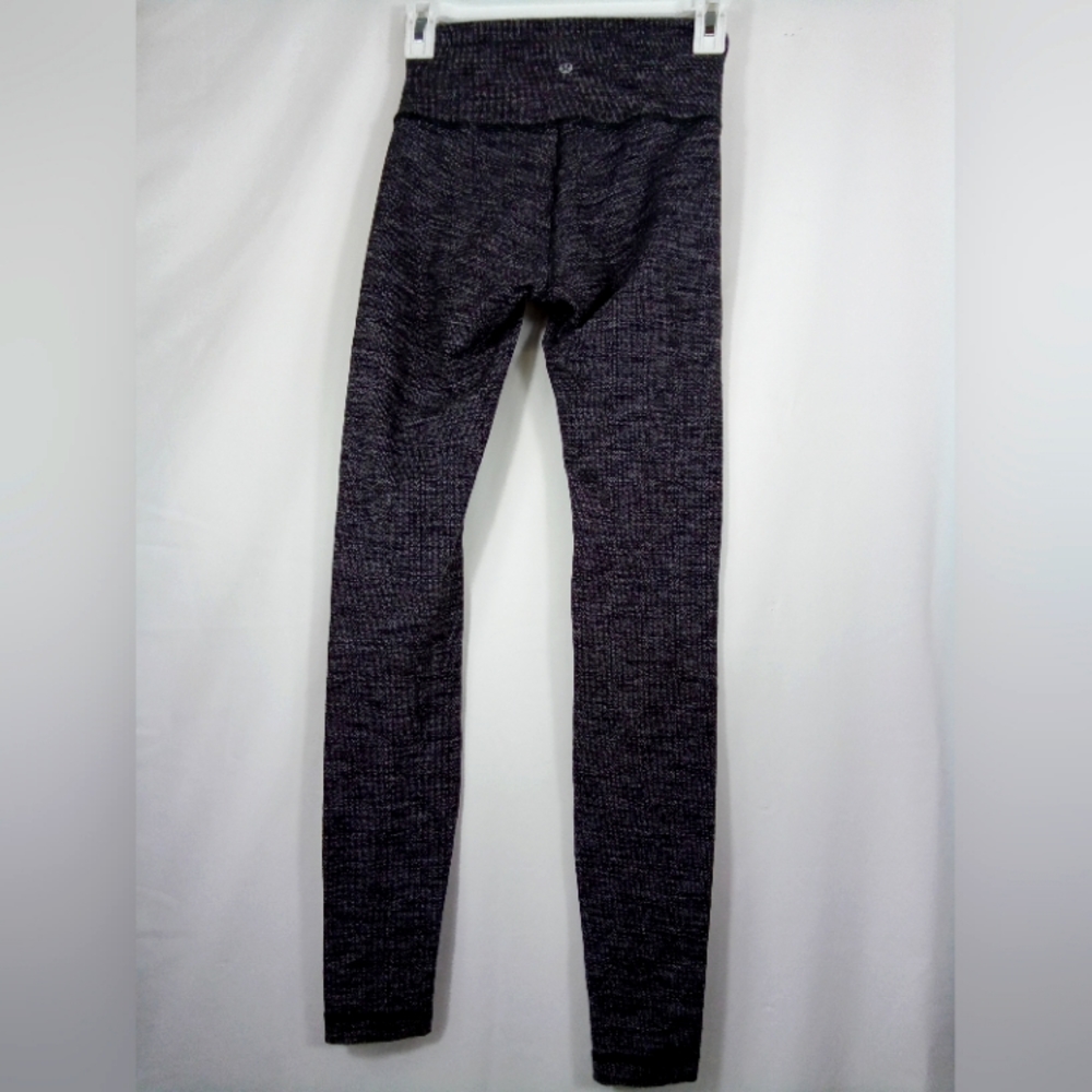 4 / Lululemon Wunder Under High-Rise Tight